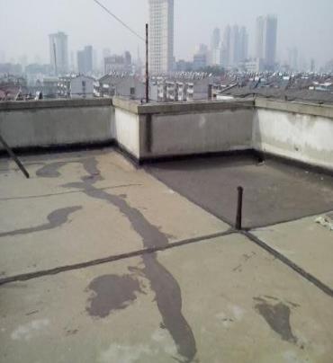 绛县漏水维修 楼顶漏水是什么原因，楼顶漏水维修方法是什么?